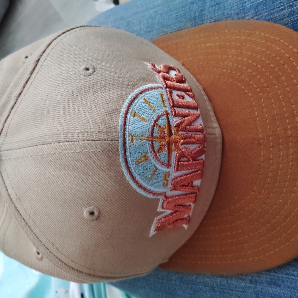 Seattle Mariners Tan and Brown Cap